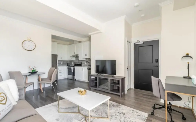 Rideau King 1Br Apartment Free Parking 2