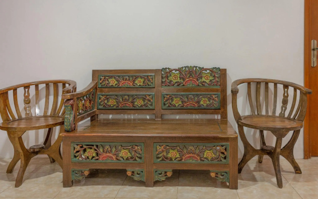 OYO 366 Thamadhiro Residence