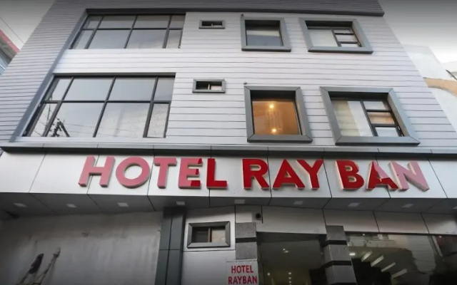 Oyo 39595 Hotel Ray Ban