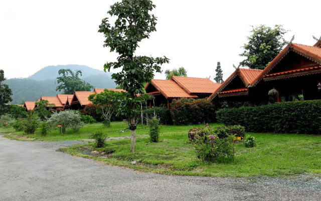 Baanraimaetha Resort