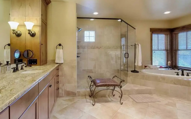 Cloud Peak Vista Peak 7 Private Home with Hot Tub