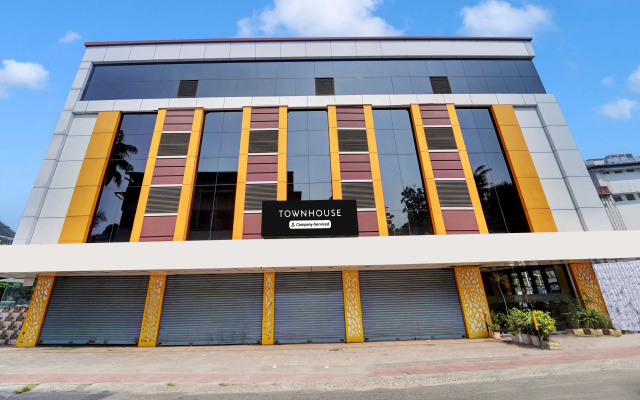 Super Townhouse Ernakulam North