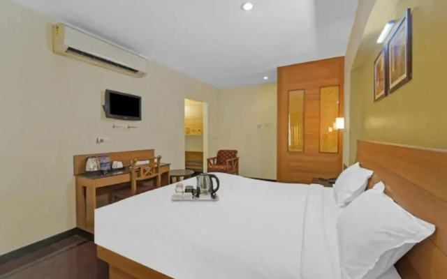 FabHotel The Redfox