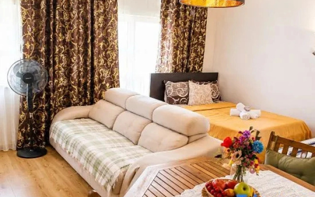 Bright&Spacious Apartment in Sleeps 8 Family&