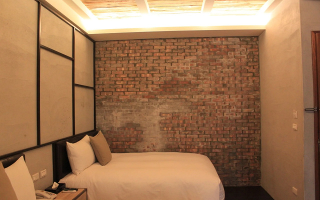 Warehouse Inn