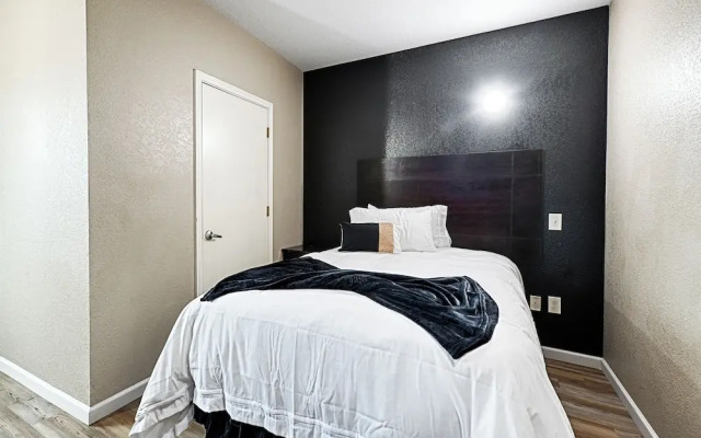 Hotel Dilley Grand