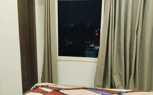 Elegant 2king BR Family Apt, wifi,Netflix E11