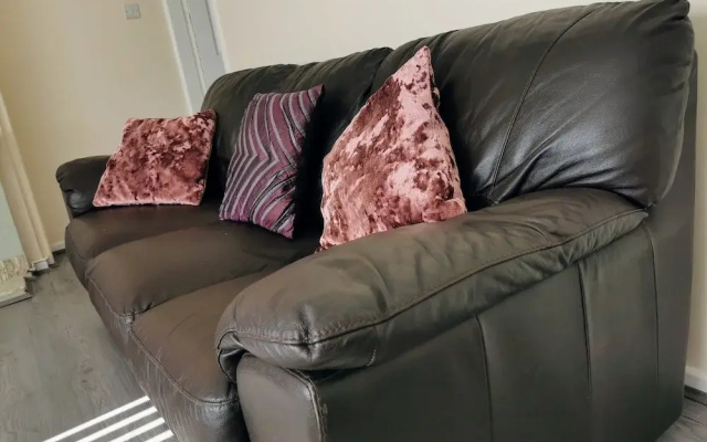 3bed Full House - Free Parking - Family Friendly!