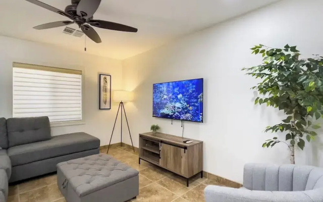 Chandler oasis with pool & hot tub