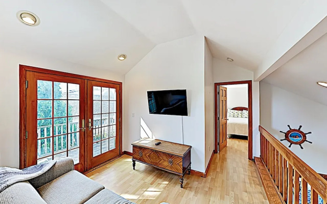 55 West Dennis - 3 Br Home