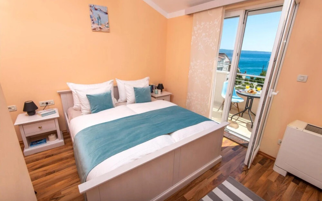 Nice Apartment in Podstrana With Wifi