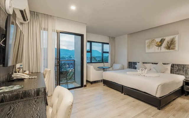 Coco Paradiso Phuket Hotel