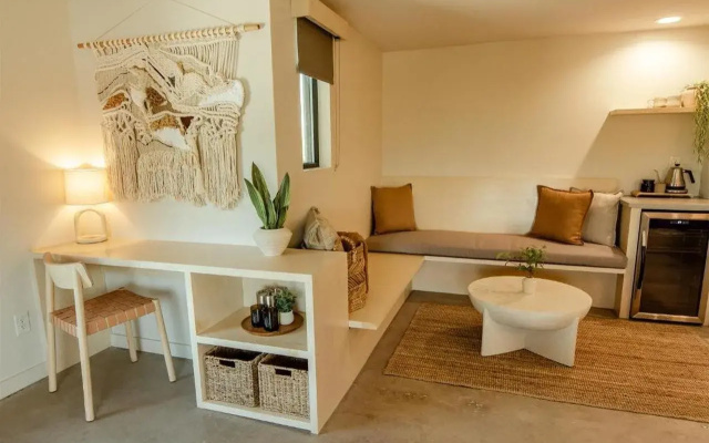Brut Hotel