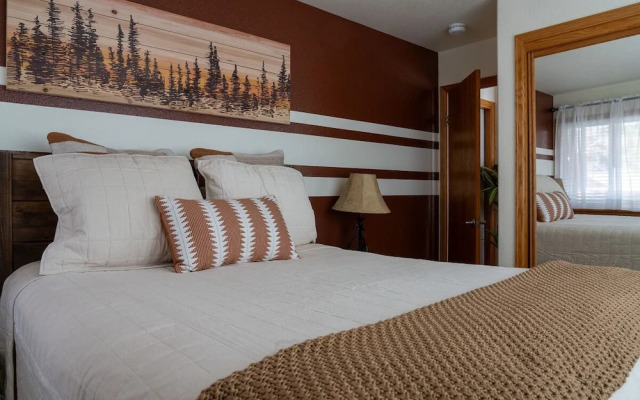 Alpenglow One Bedroom One Bath A18