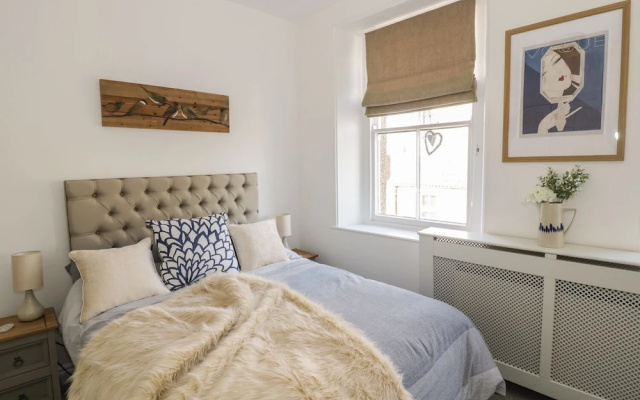 4 Gloucester House, Malmesbury