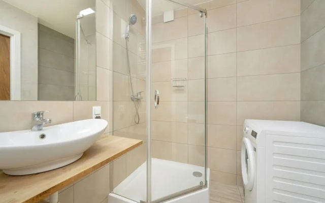 Charming Trzebnicka Apartment by Renters