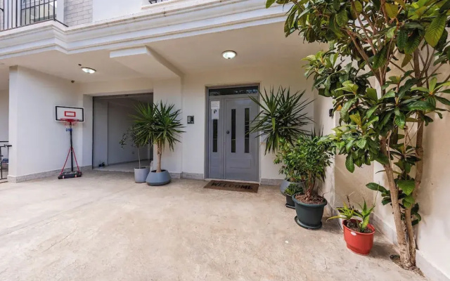 Royal Hill Apartment 1
