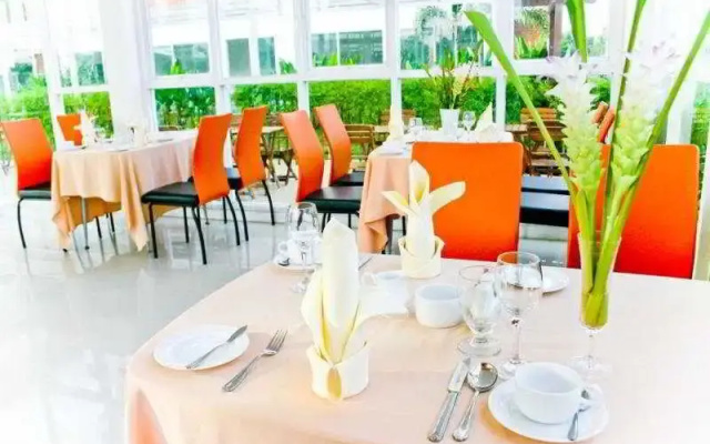 Center Park Service Apartment & Hotel
