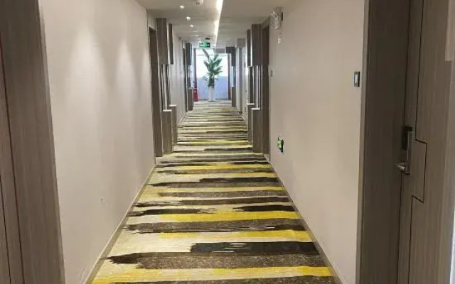 Yi Hu Hua Yuan Hotel