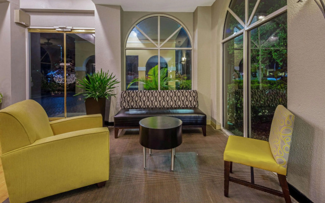 La Quinta Inn & Suites by Wyndham Miami Lakes