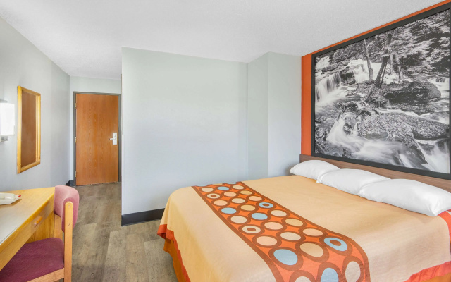 Super 8 by Wyndham Waynesburg