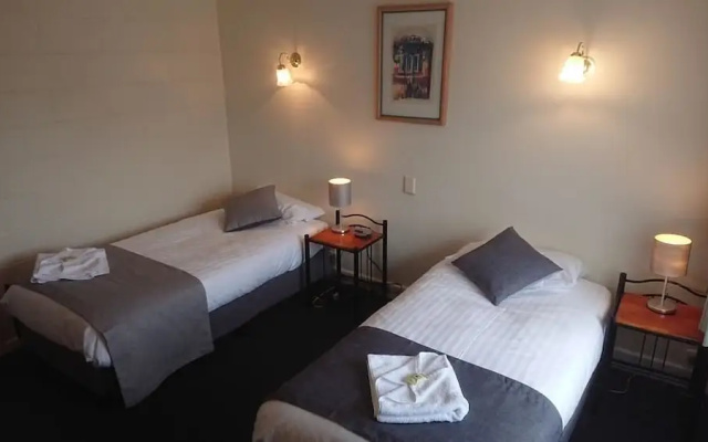 Mt Lyell Motor Inn