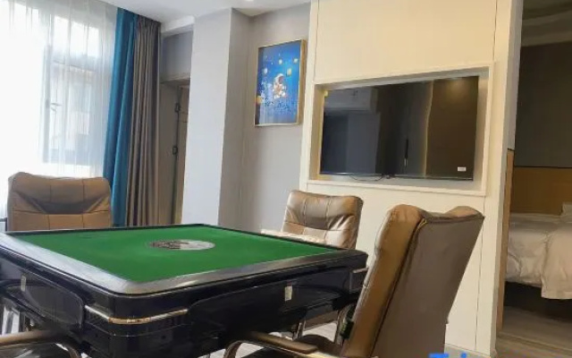 Jiaju Art Hotel (Qujing Railway Station Branch)
