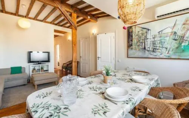 Large family flat in Campo de Ourique