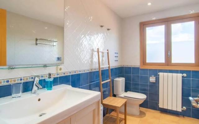 Traditional house Casa Binitaref with pool in Sineu