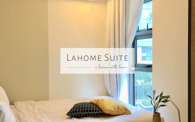 The Robertson KL By Lahome Suite