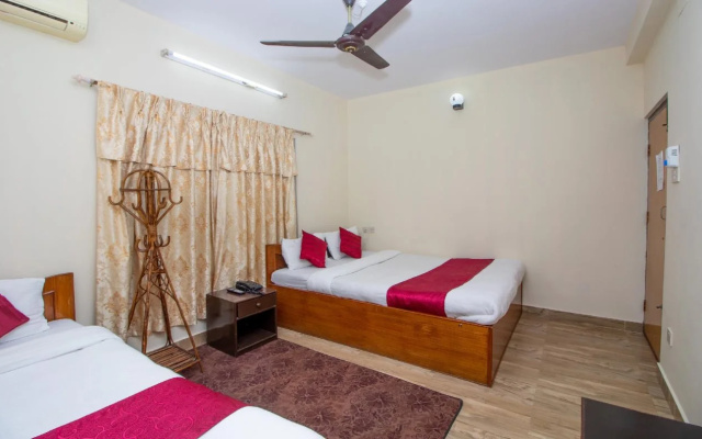 OYO 249 Hotel Royal Image
