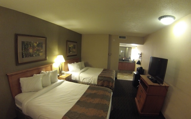 Biltmore Hotel & Suites
