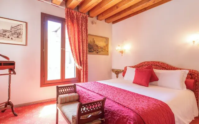 Foscolo Apartments