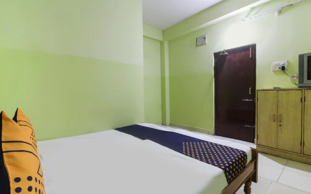 9 Star Guest House by OYO Rooms
