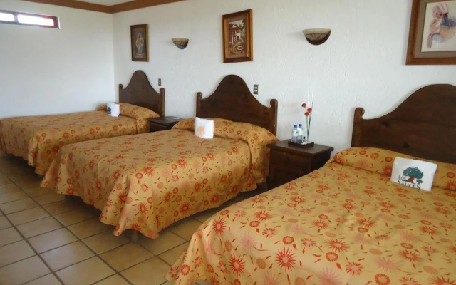 Hotel Los Sauces Villa del Carbon