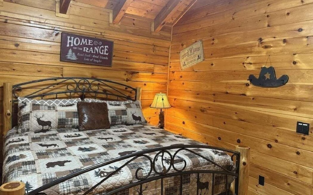 Hanky Panky 1 Bedroom Cabin