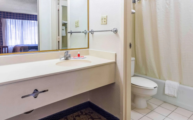 Econo Lodge Baton Rouge