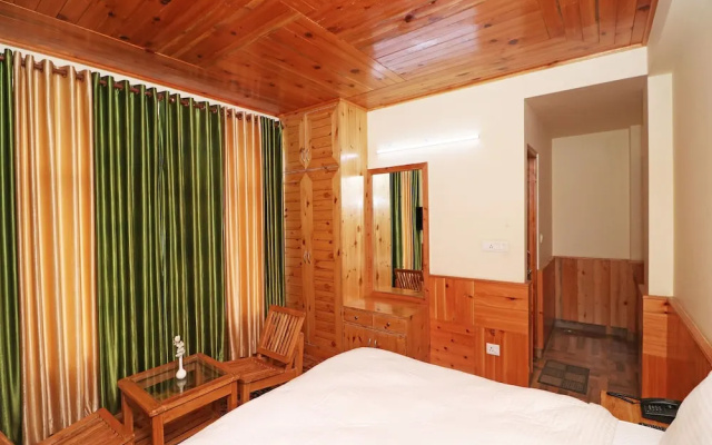 OYO 13715 Home Stay River View Manali