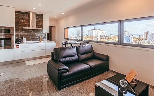 Trendy Apartment River View By Gthouse
