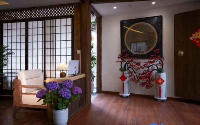 The Ripplewood Sanctum-Lijiang Old Town Mufu Branch-English service and tour arrangement