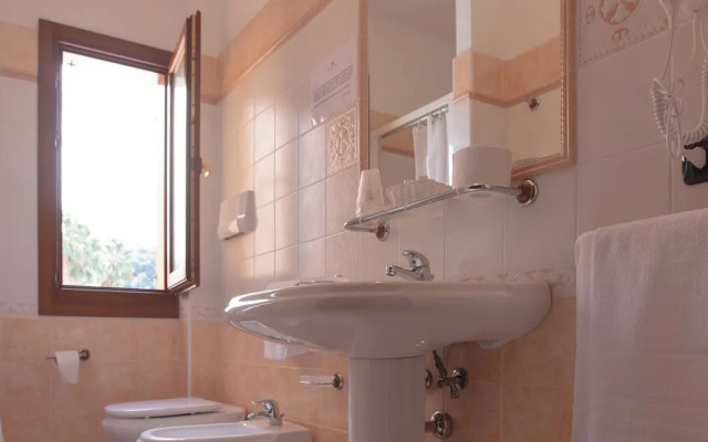 Idyllic Residence Cala Viola 2 Bedroom Sleeps Nm1378