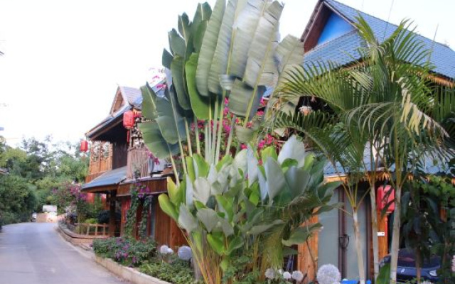 Cloud Courtyard B&B (Manhona Natural Village)