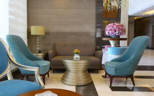 Weekend Hotel Sari