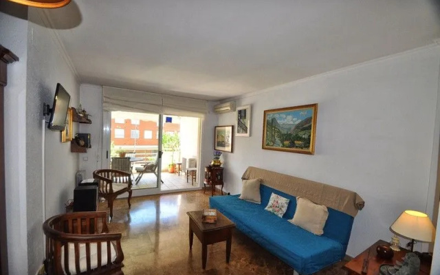 2BR Center & Swimming Pool