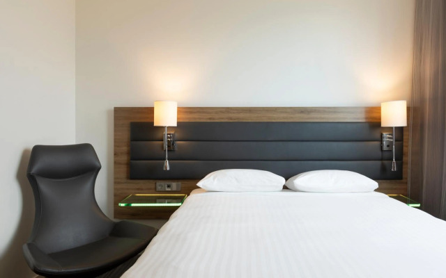 Moxy Edinburgh Airport