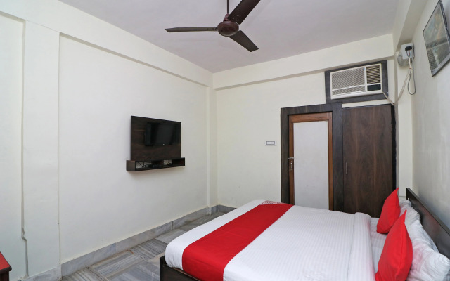 New Shanti Hotel by OYO Rooms