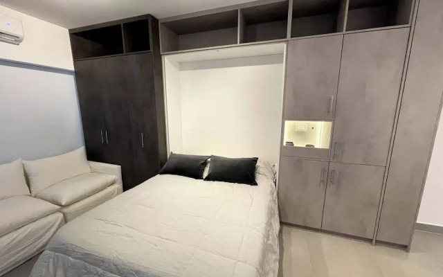 Fantastic Studio With Balcony Pool