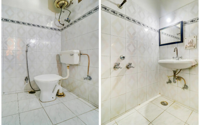 OYO 82578 Hotel Giridhar