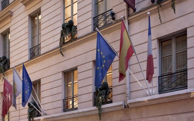 Отель Melia Vendome Париж вид на фасад