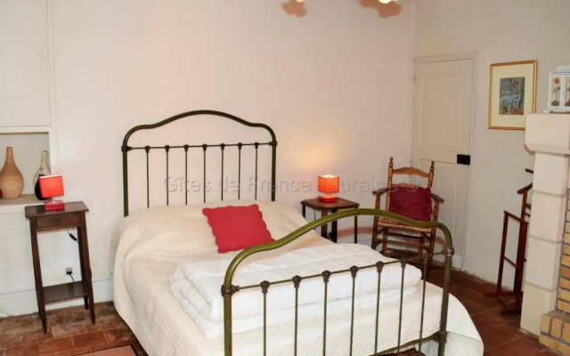 Gîte Saint-Jean-Saint-Germain, 4 pièces, 6 personnes - FR-1-381-52